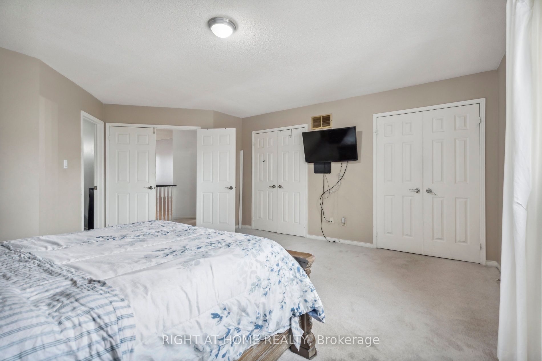 200 W Livingstone W St