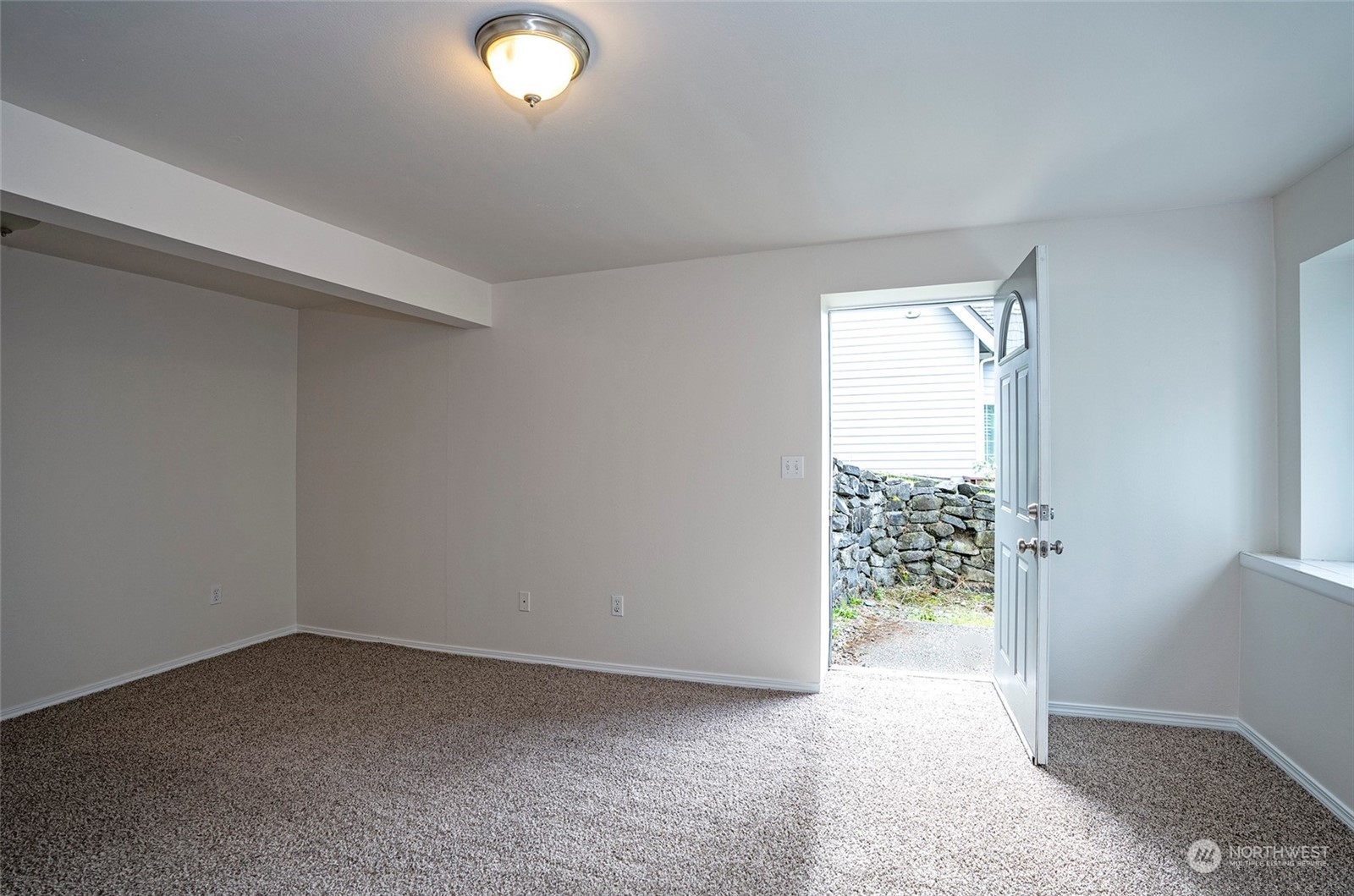935 Holly Drive