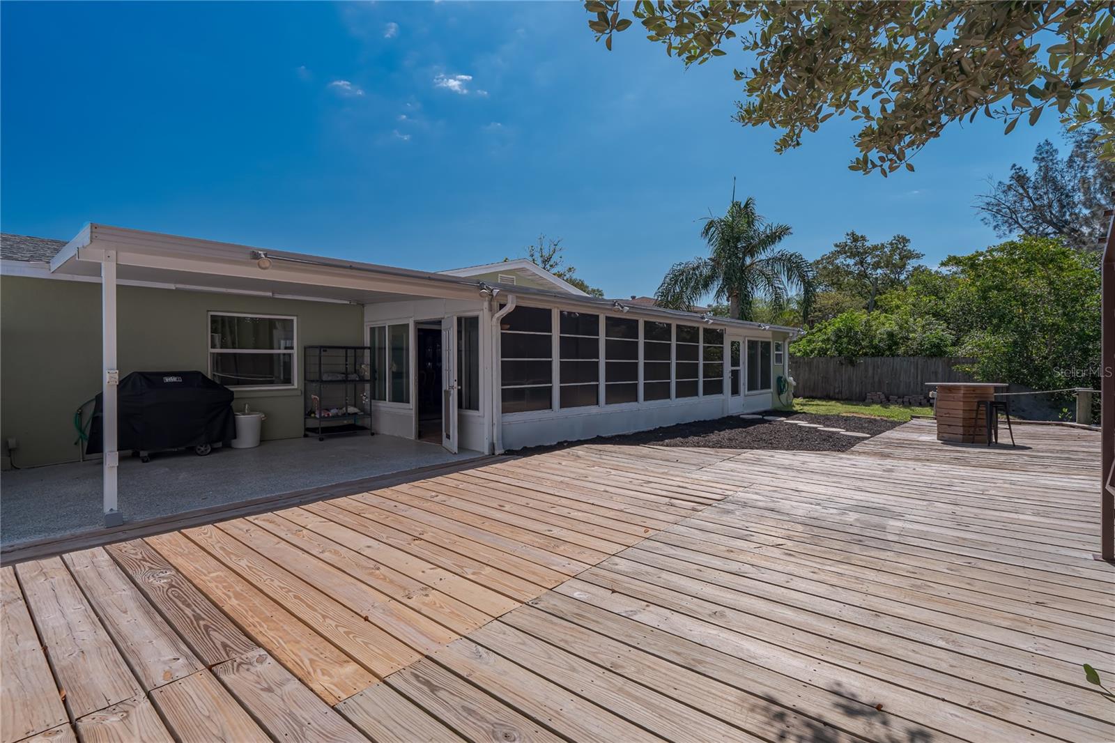 5318 Palmetto Point Drive