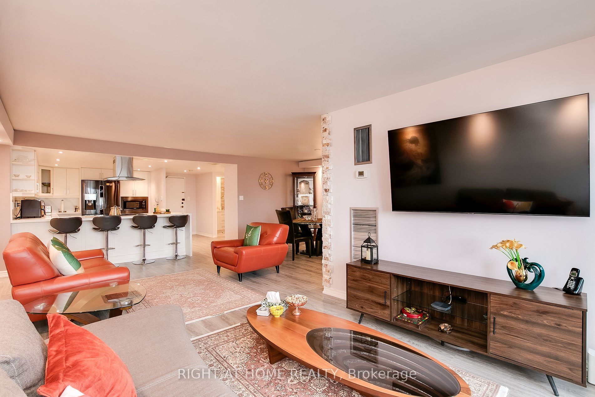 1555 E Finch Ave 2401