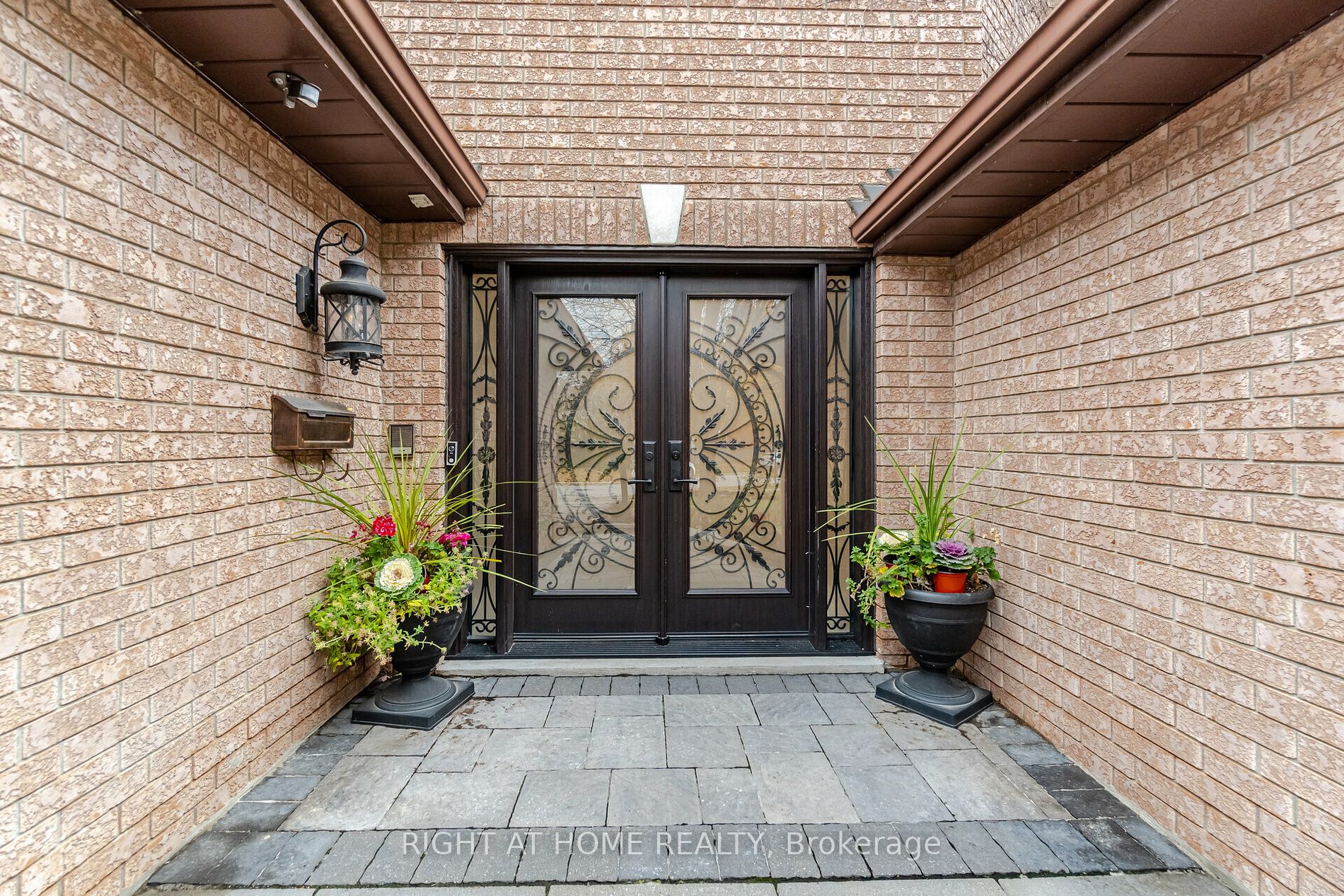 789 College Manor Dr