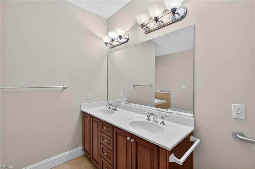 955 Bolling Avenue 204