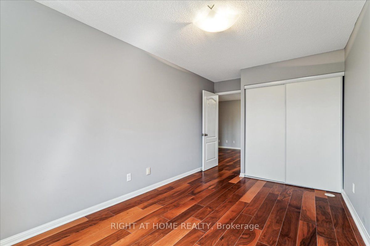 1881 Mcnicoll Ave 558