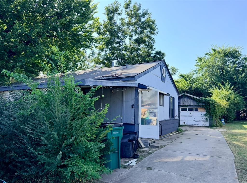 This house has tons of potential in an area that is gaining traction! The home needs some TLC, but has a great, large lot and a spacious detached garage and the home offers a great base for improvement. This property would make a great investment for a savvy buyer.