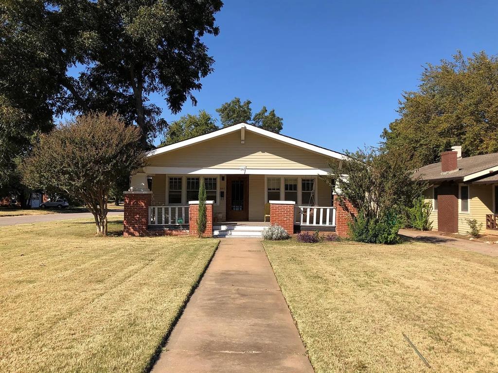 Elegant Craftsman located in the Western Avenue district. Three bedrooms, 1 bath, corner lot. There is a basement for storage. Nice front porch and back porch area. Lots of natural lighting and beautiful interior woodwork. Great location and a great home.