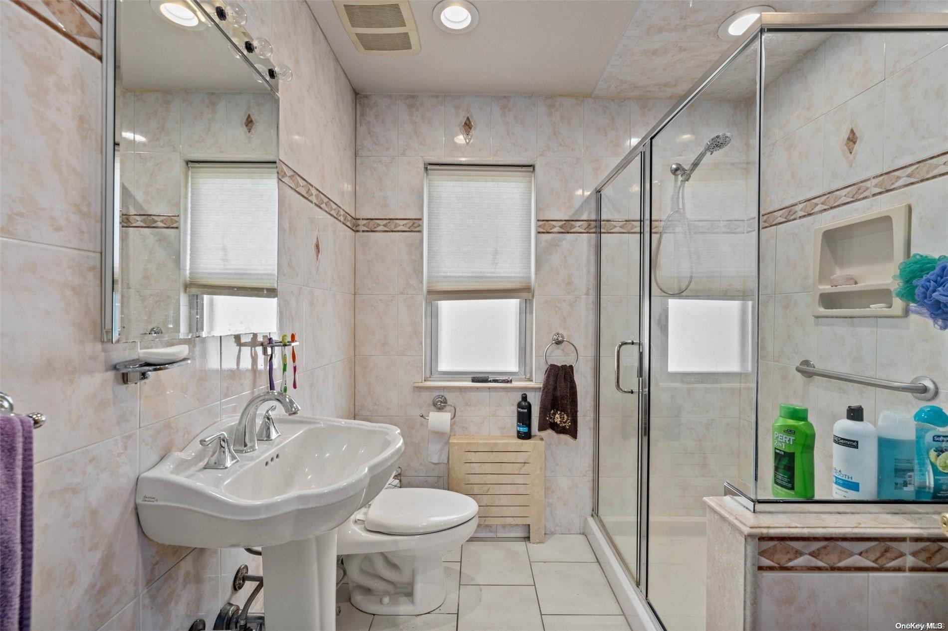 532 Cedarhurst Avenue