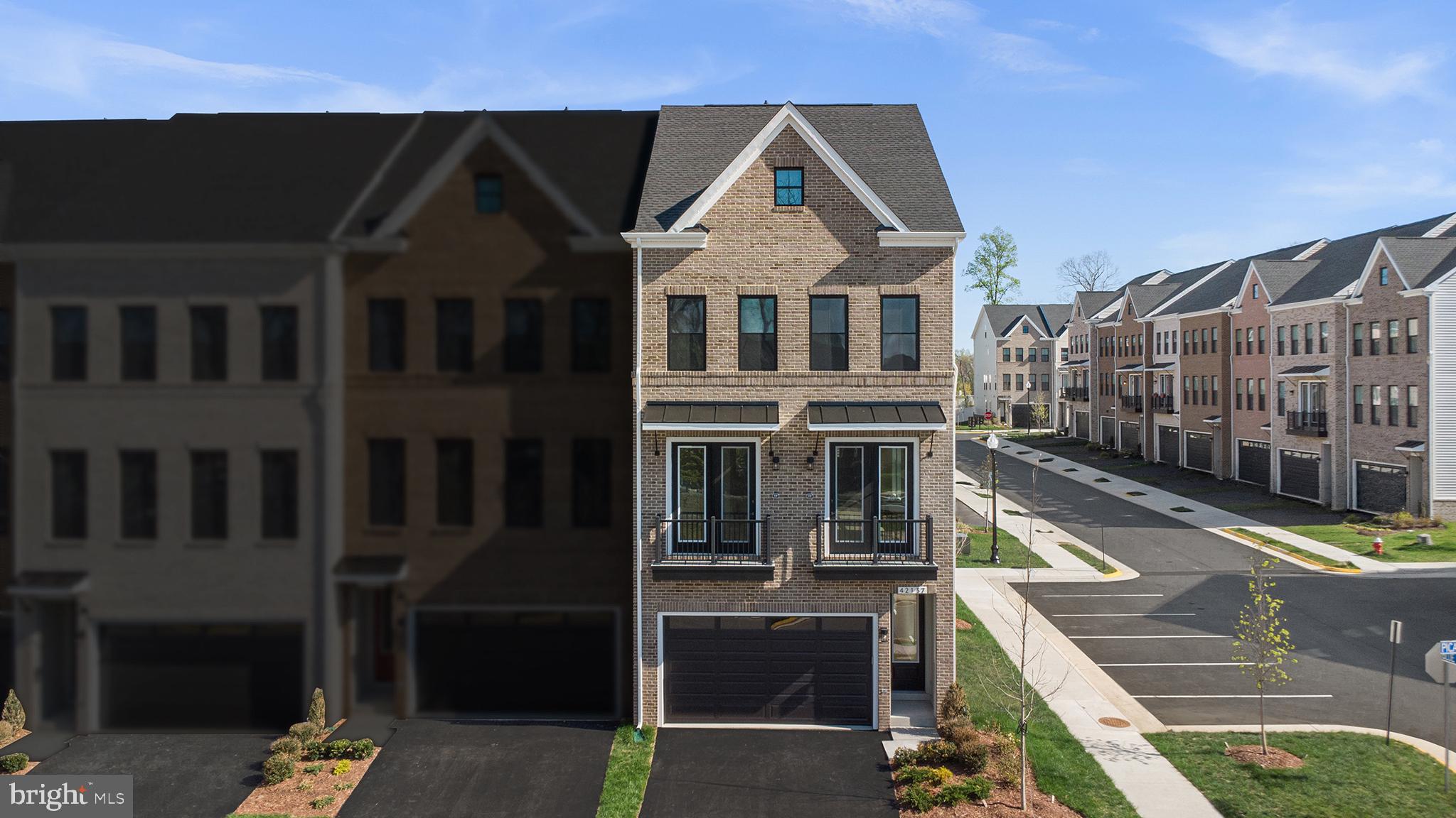 42137 Picasso Sq  