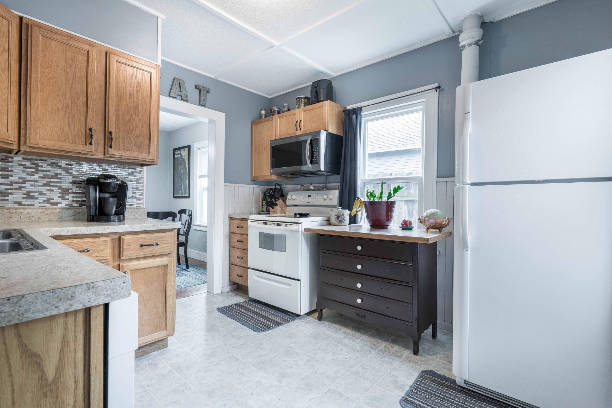 1121 N Cleveland Avenue