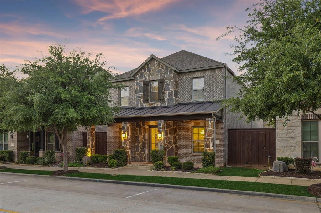 2232 Royal Crescent Drive N, Flower Mound, TX
