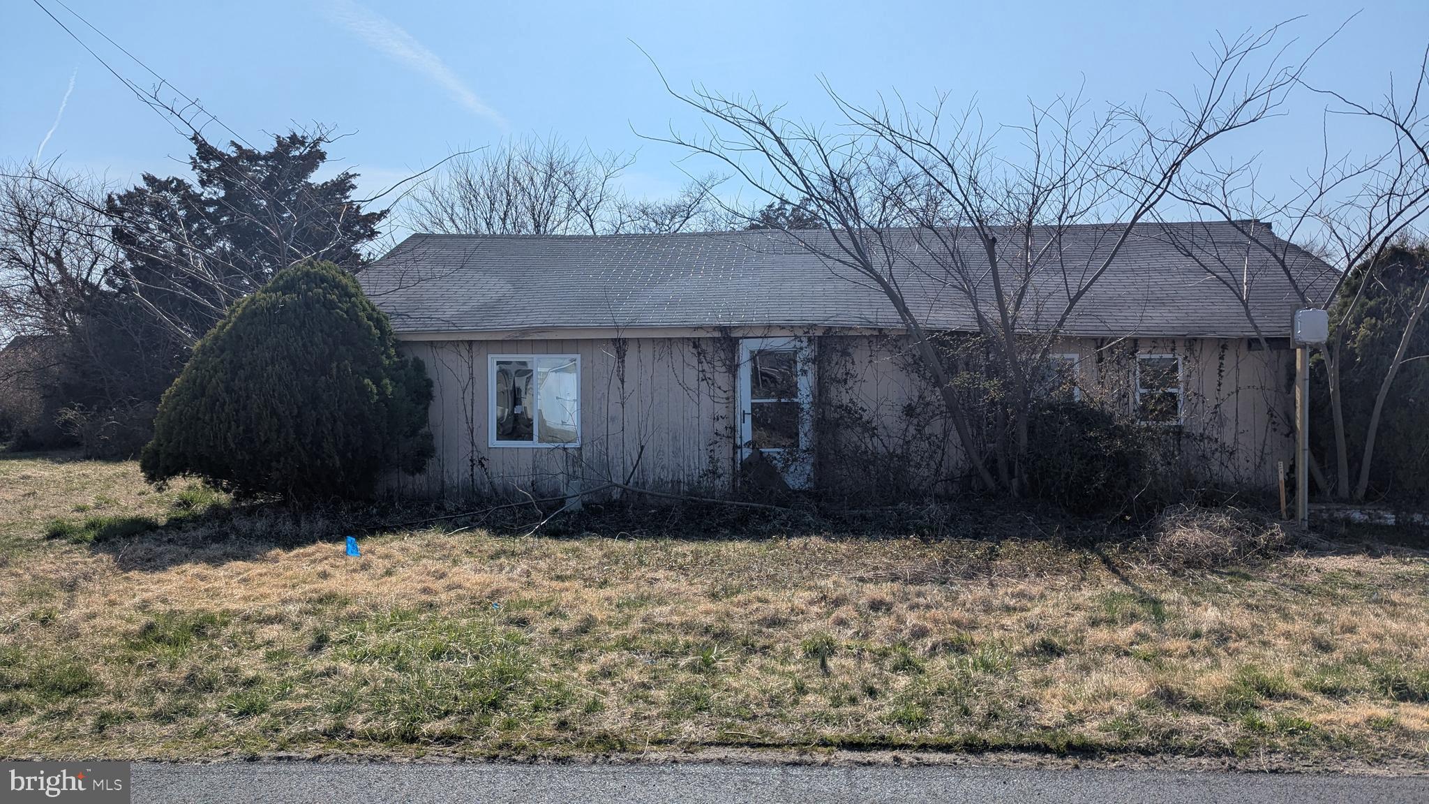 Opportunity awaits in the quiet, peaceful area  near Higbee's Marina in Fortescue!  Existing home needs to be torn down.  DO NOT ENTER THE HOME! Perfect piece of property with gorgeous water views.   Buyer is responsible for conducting their own due diligence including but not limited to desired use, zoning, testing, township approvals, permits. Existing septic is located in the back yard.  Public sewer is currently being installed and per Downe Twp it is expected to be completed early 2027.  Please do not walk the property without contacting the listing agent first.