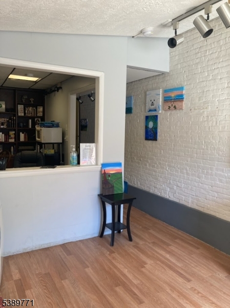 124 W Washington Ave 1