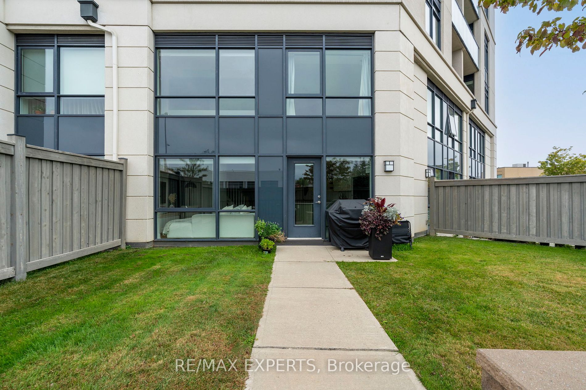 24 Woodstream Blvd 102