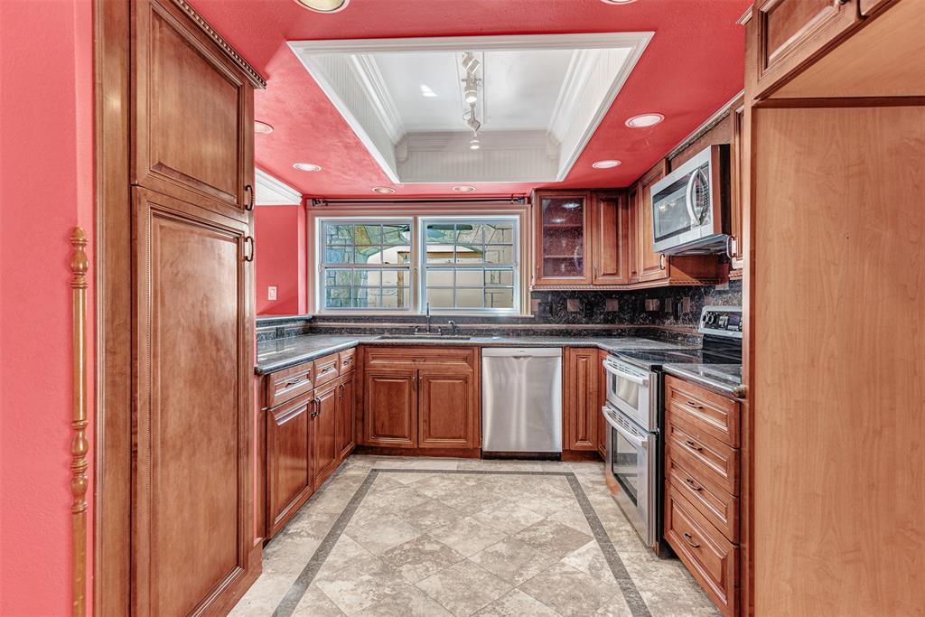 4704 Palos Verdes Drive