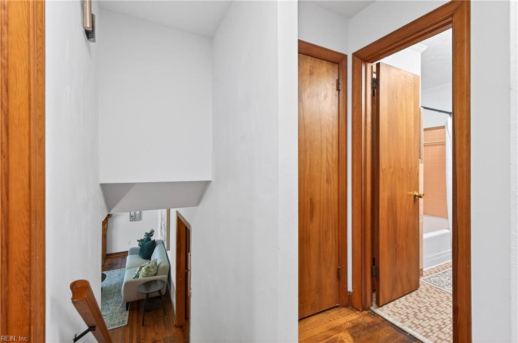 2 Larchmont Crescent