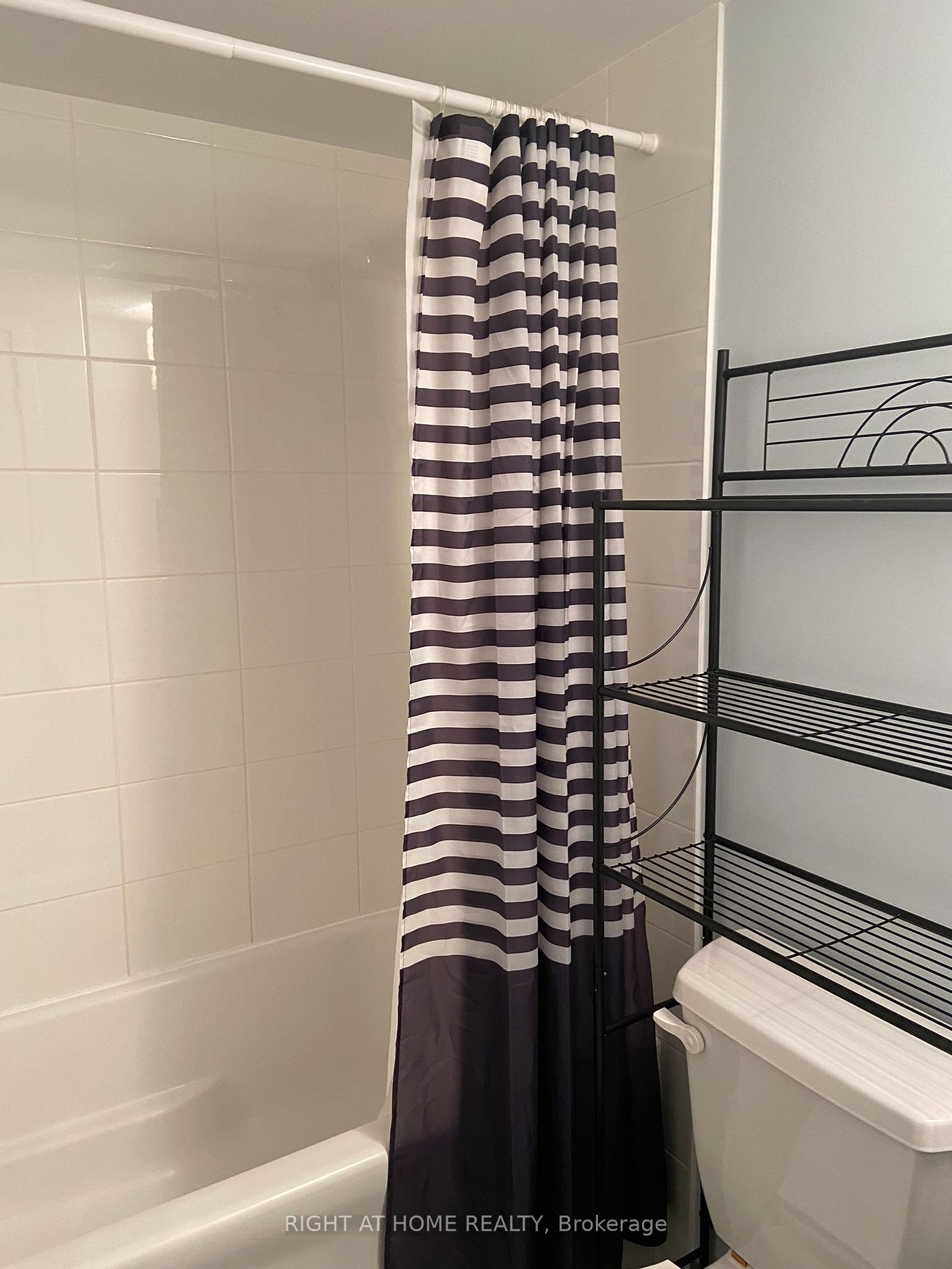 36 Lisgar St 1617