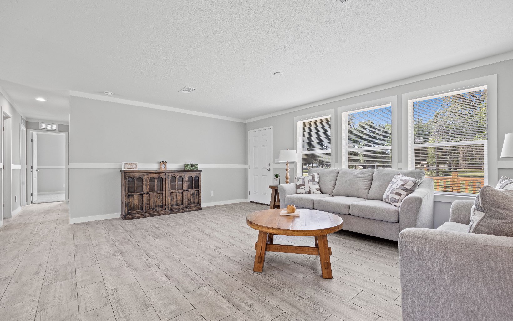 305 NW Ivy Gln