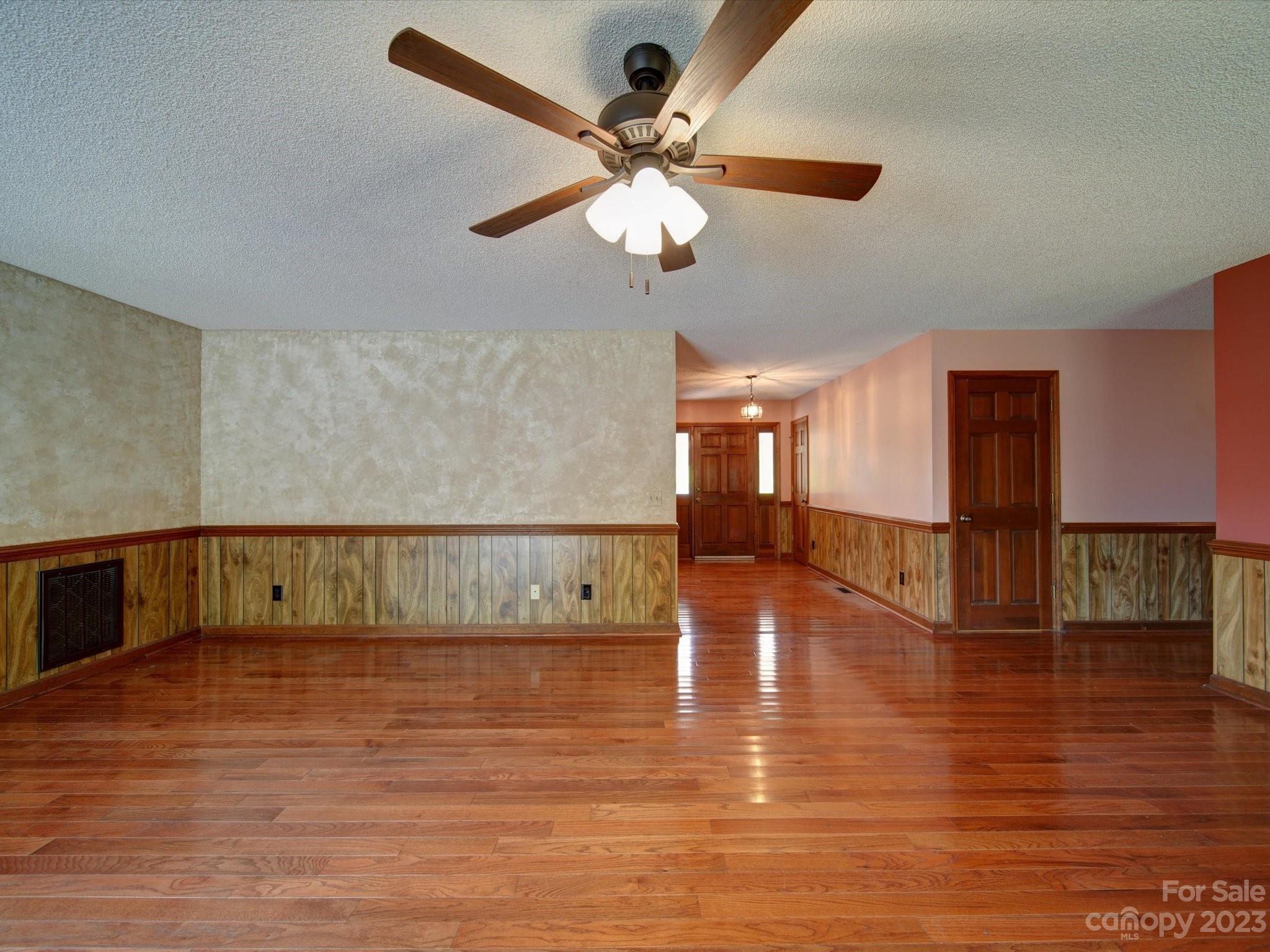 605 Heatherwood Drive
