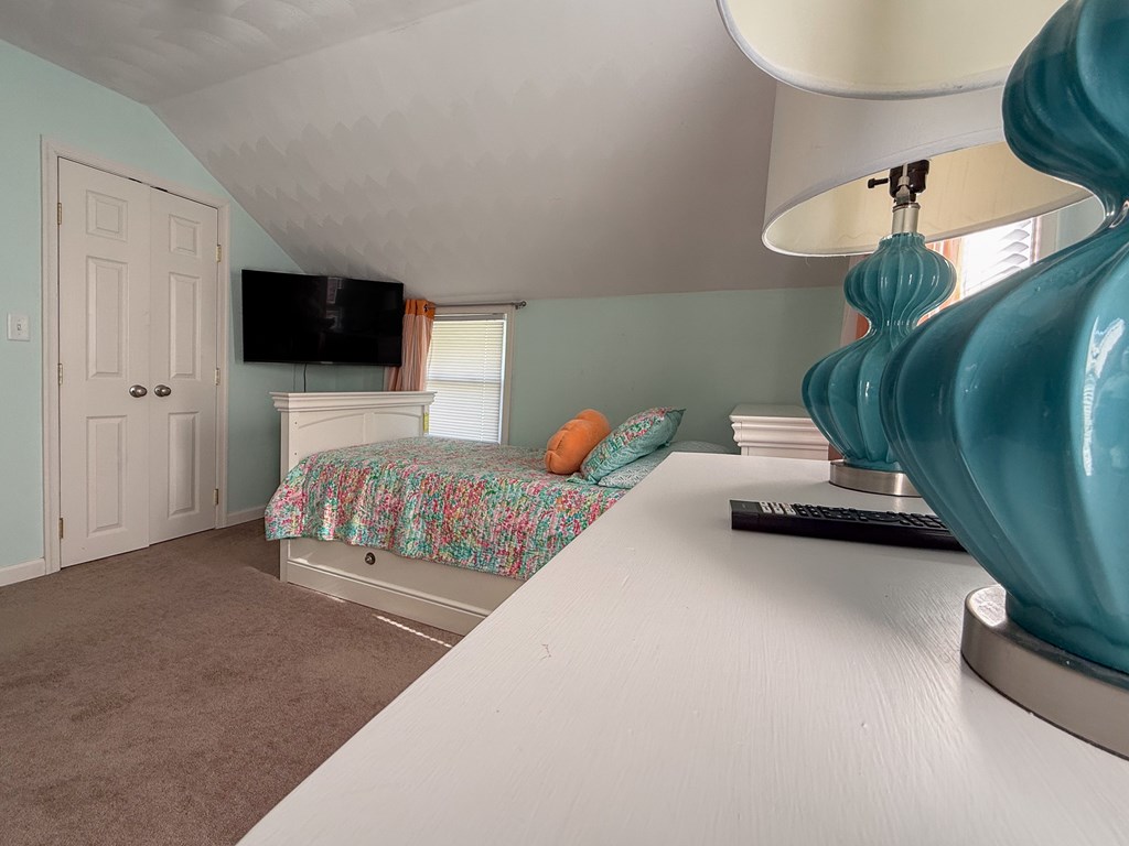 521 Mason Ave 578