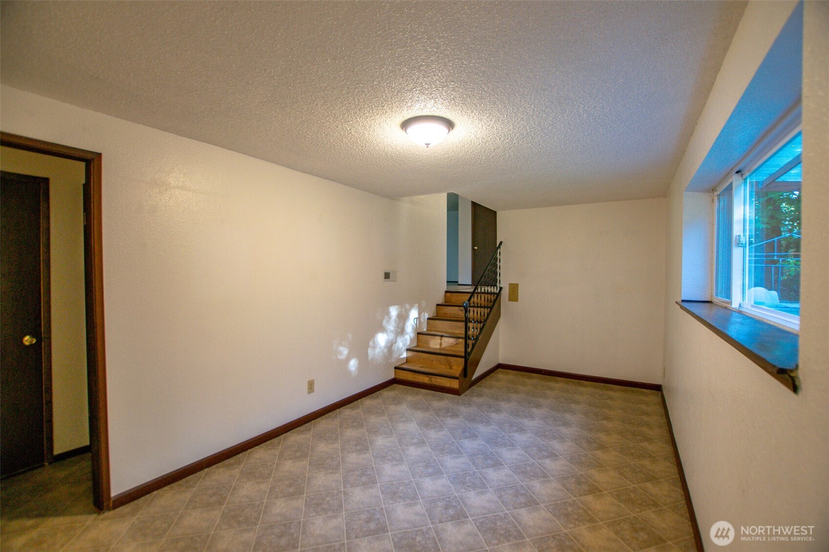 55 Meadowood Drive