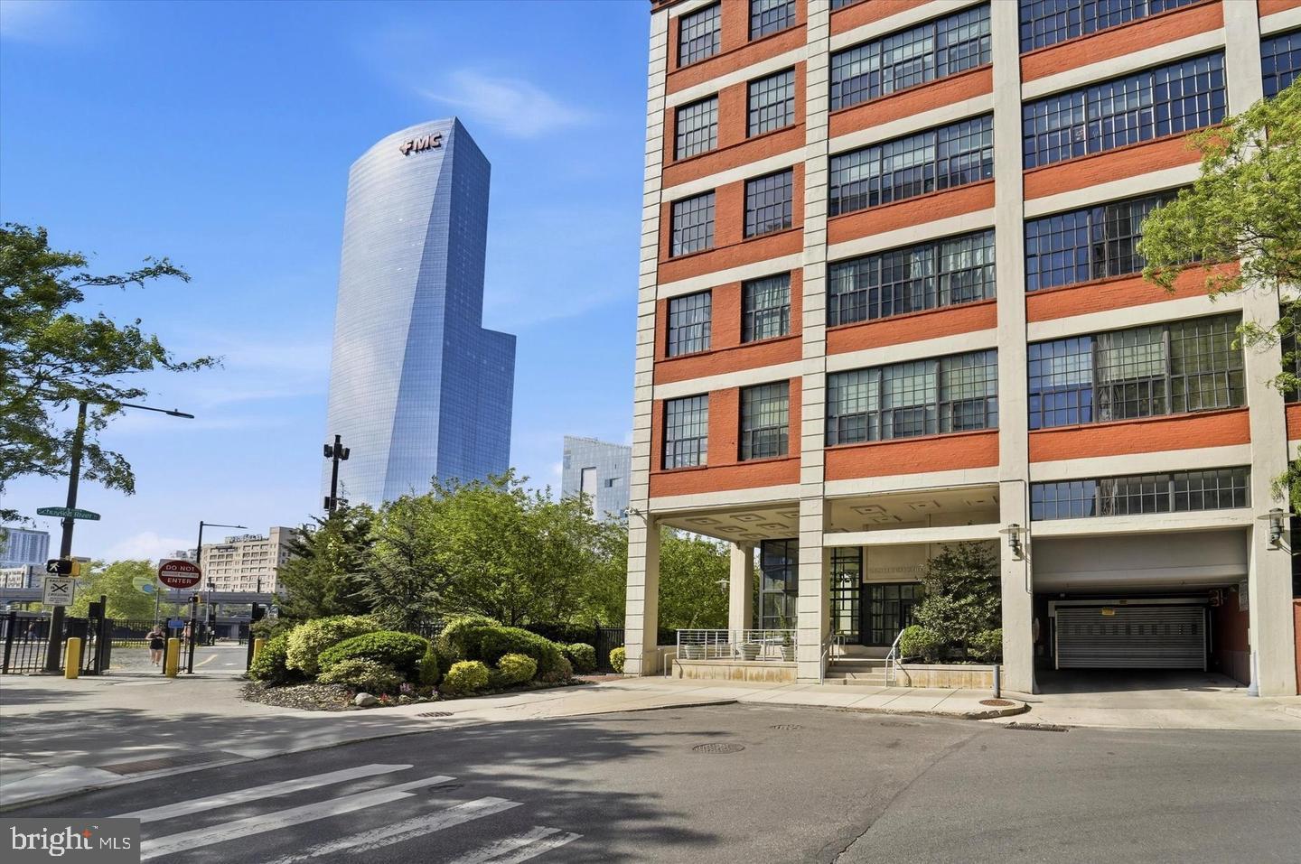 2429 Locust Street 211