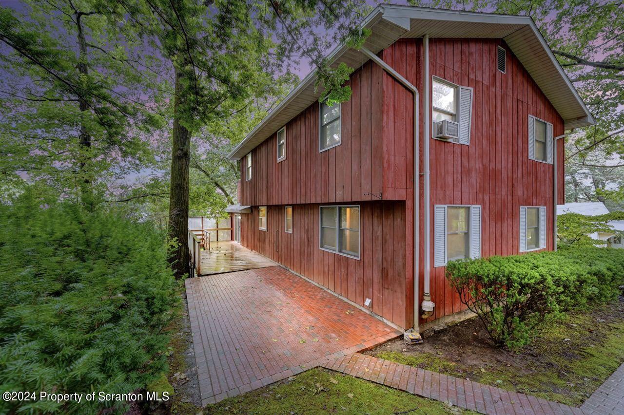 700 Lilac Lane