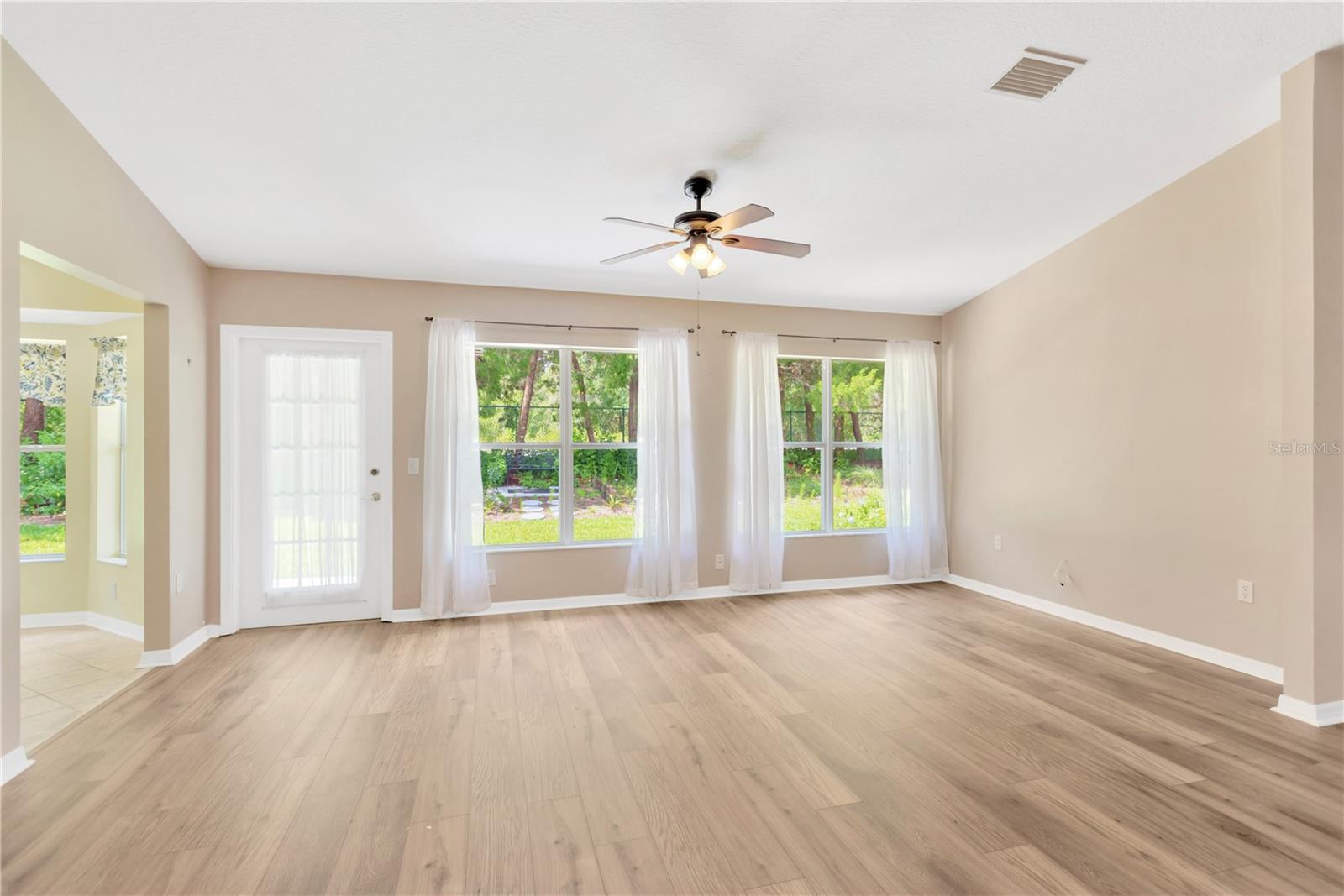 11148 Hollander Avenue