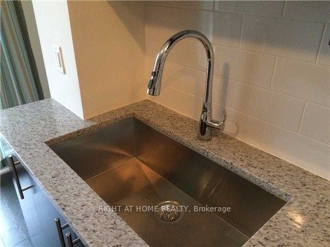 128 W Garden Dr 423