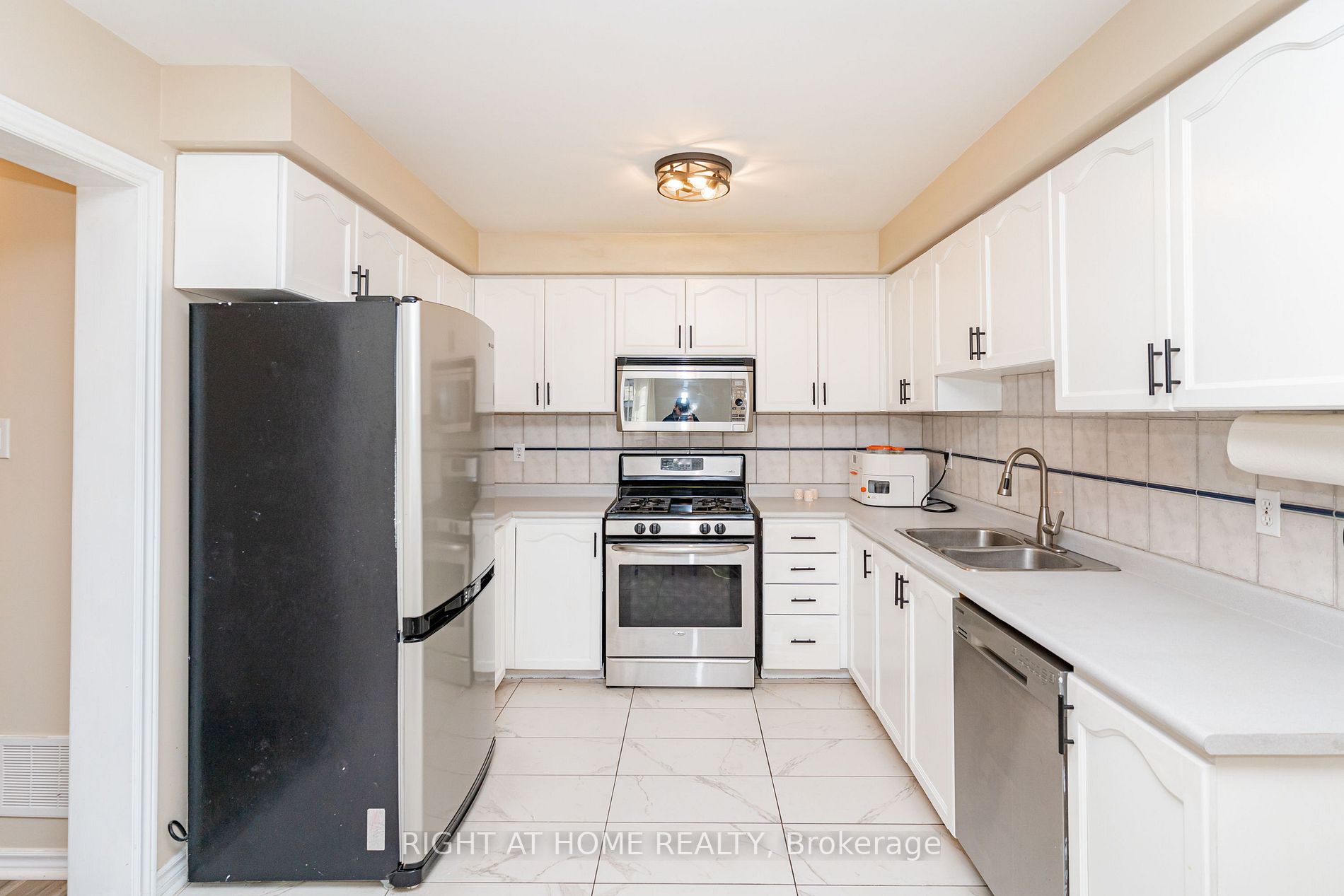 27 Quail Feather Cres
