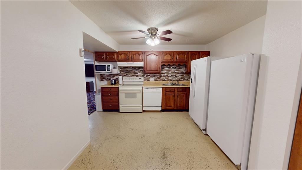 109 E Hardin Place