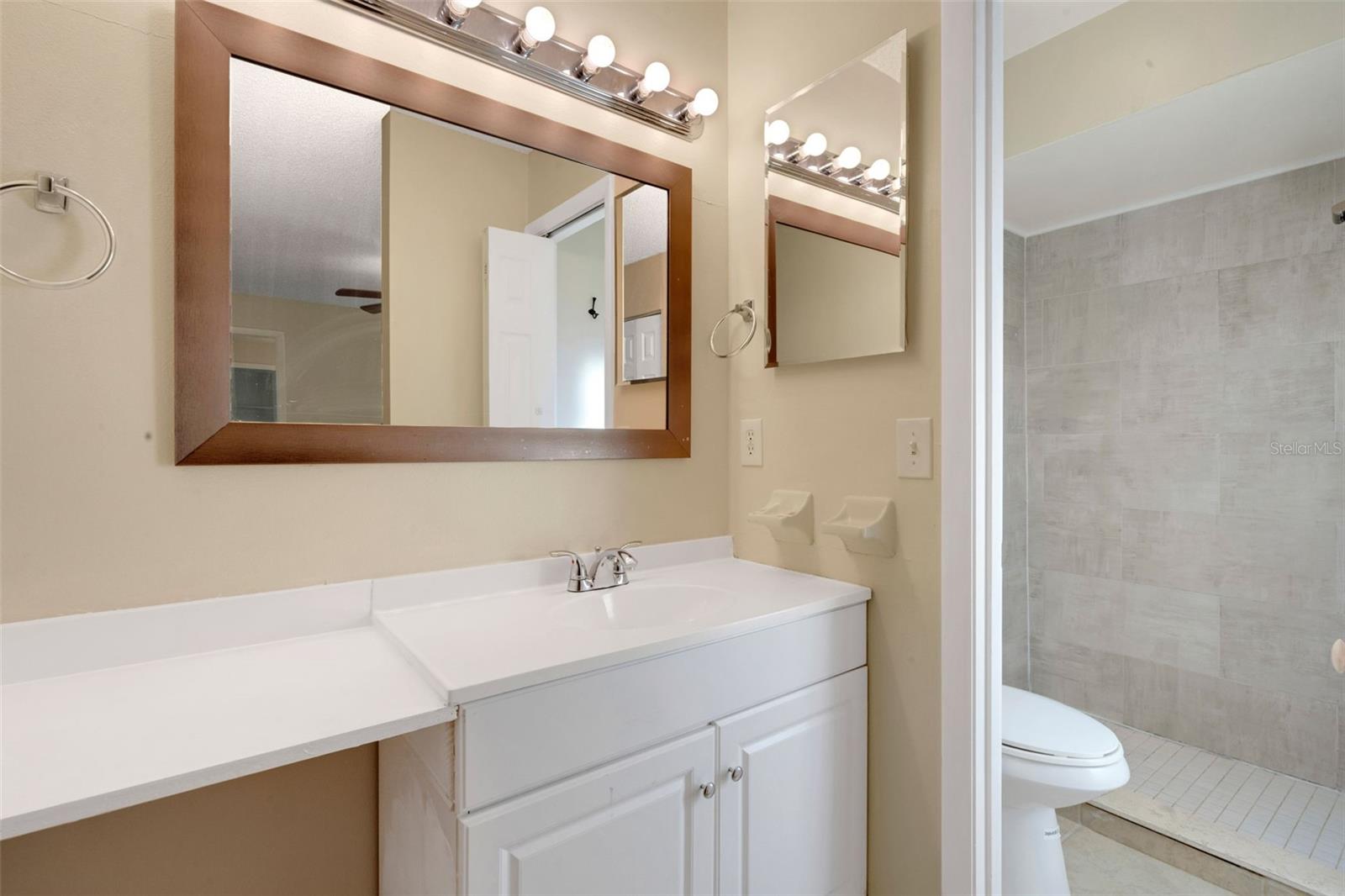 1606 Crystalview Trail