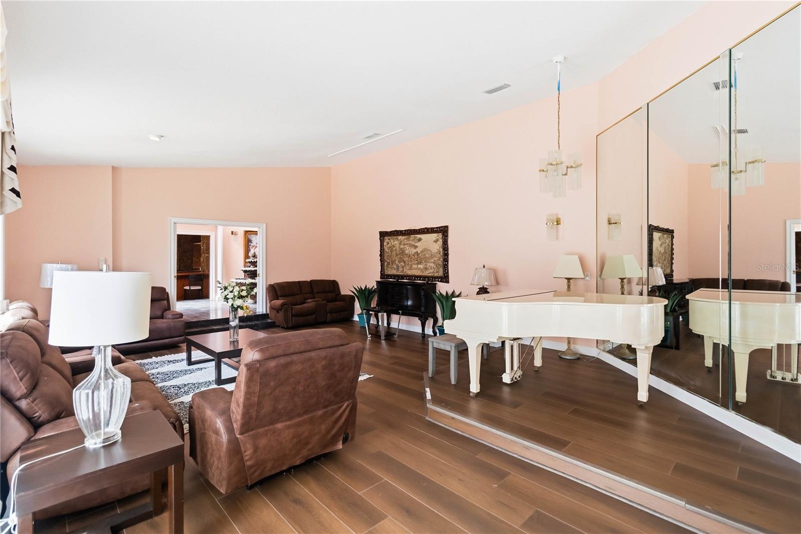 593 Dunmar Circle
