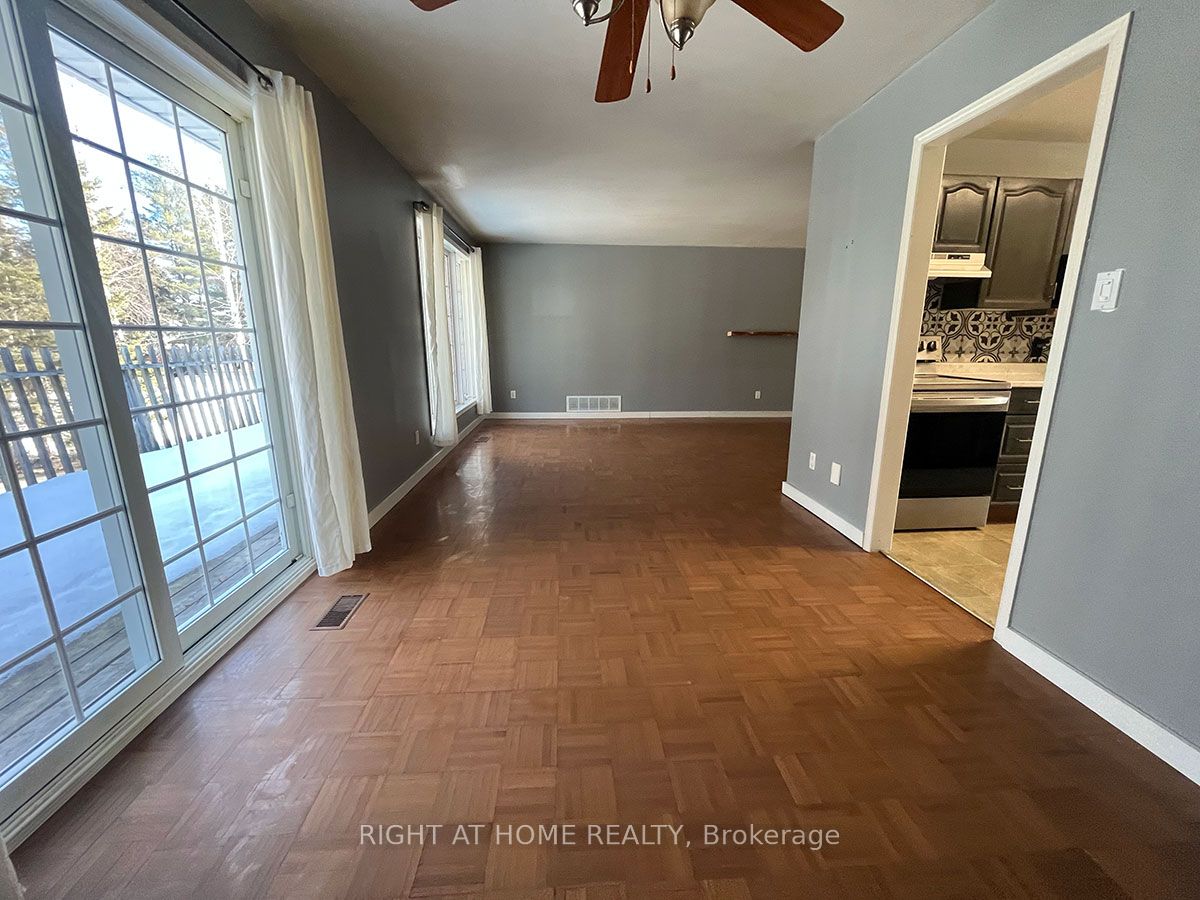 9 N Eldon Dr