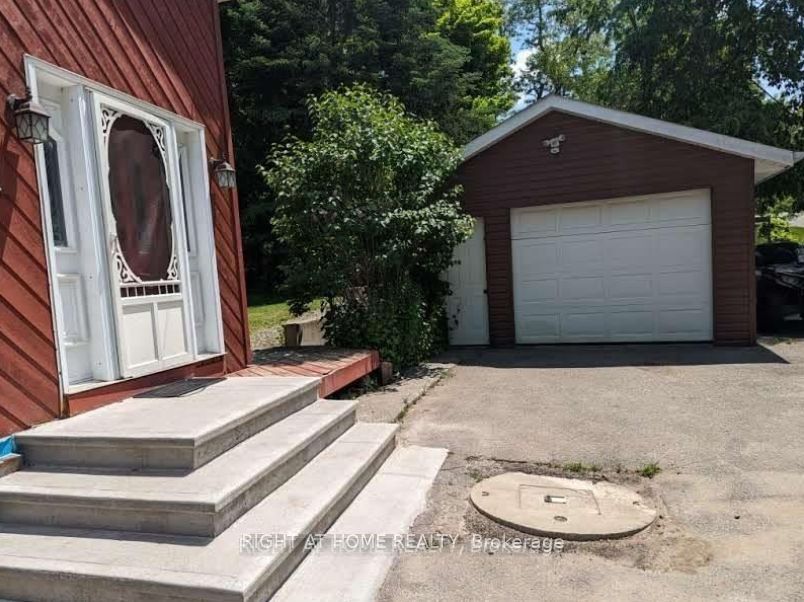4 Lakeshore Rd