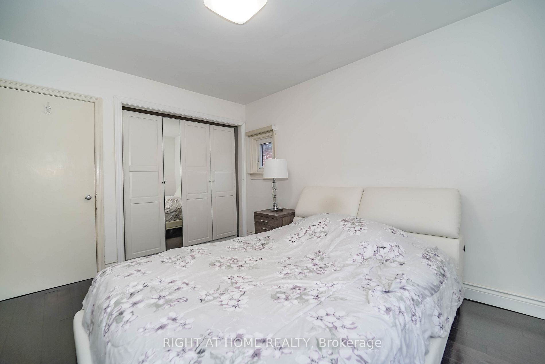 84 Glenvale Blvd