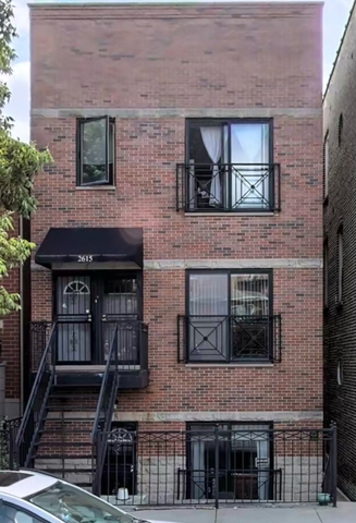Welcome to this charming condo located in the heart of Bridgeport, one of Chicago's most desirable neighborhoods. This home offers the perfect balance of comfort and convenience, featuring: Spacious 1 bedroom, 1 full bath, in unit laundry. Bright, open living space with modern finishes. Prime location near the Medical District, the Loop, and UIC, Surrounded by dining, shopping, and neighborhood attractions. Whether you're a first-time buyer, student, or professional, this condo is an excellent opportunity to enjoy city living in a vibrant community.