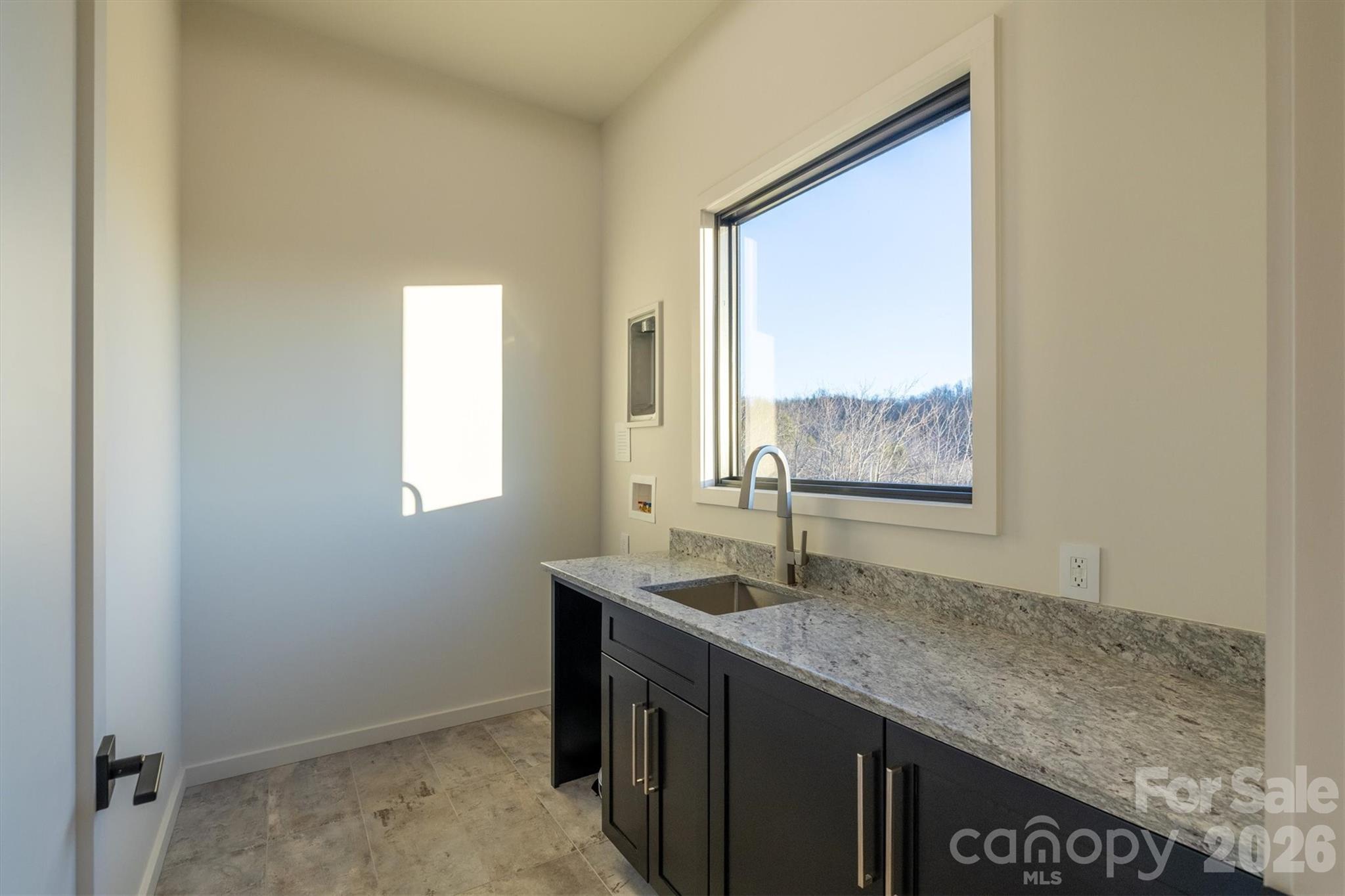 463 Summit Trail