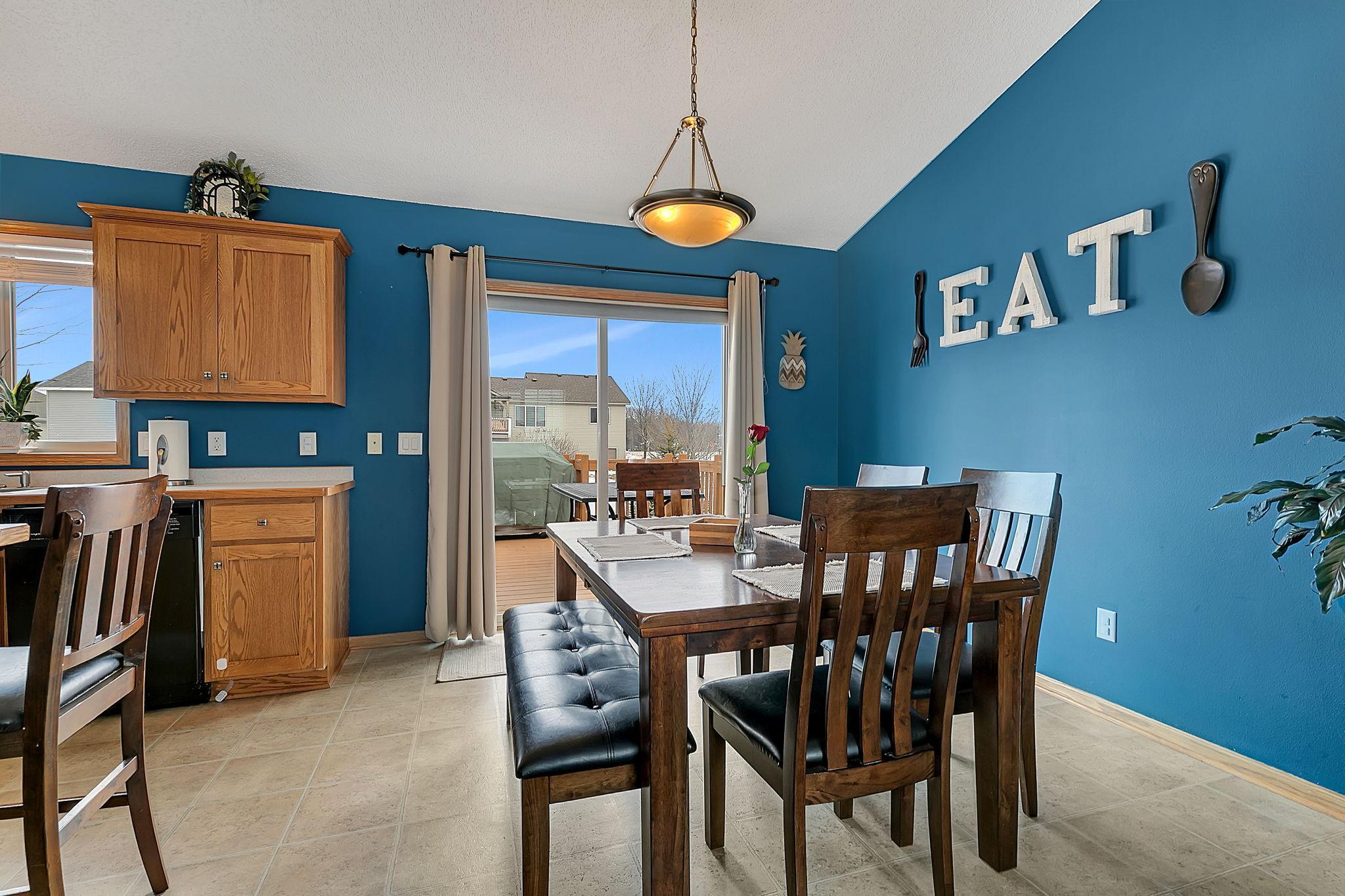 1525 Park View Lane NE