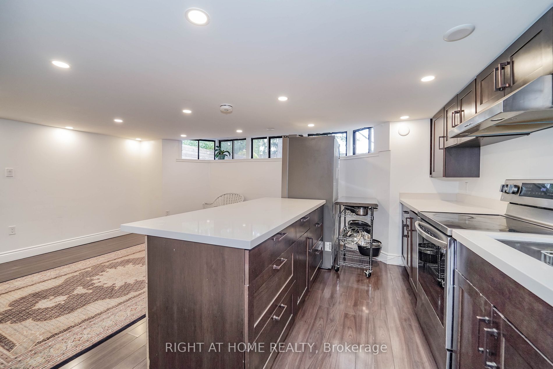 84 Glenvale Blvd
