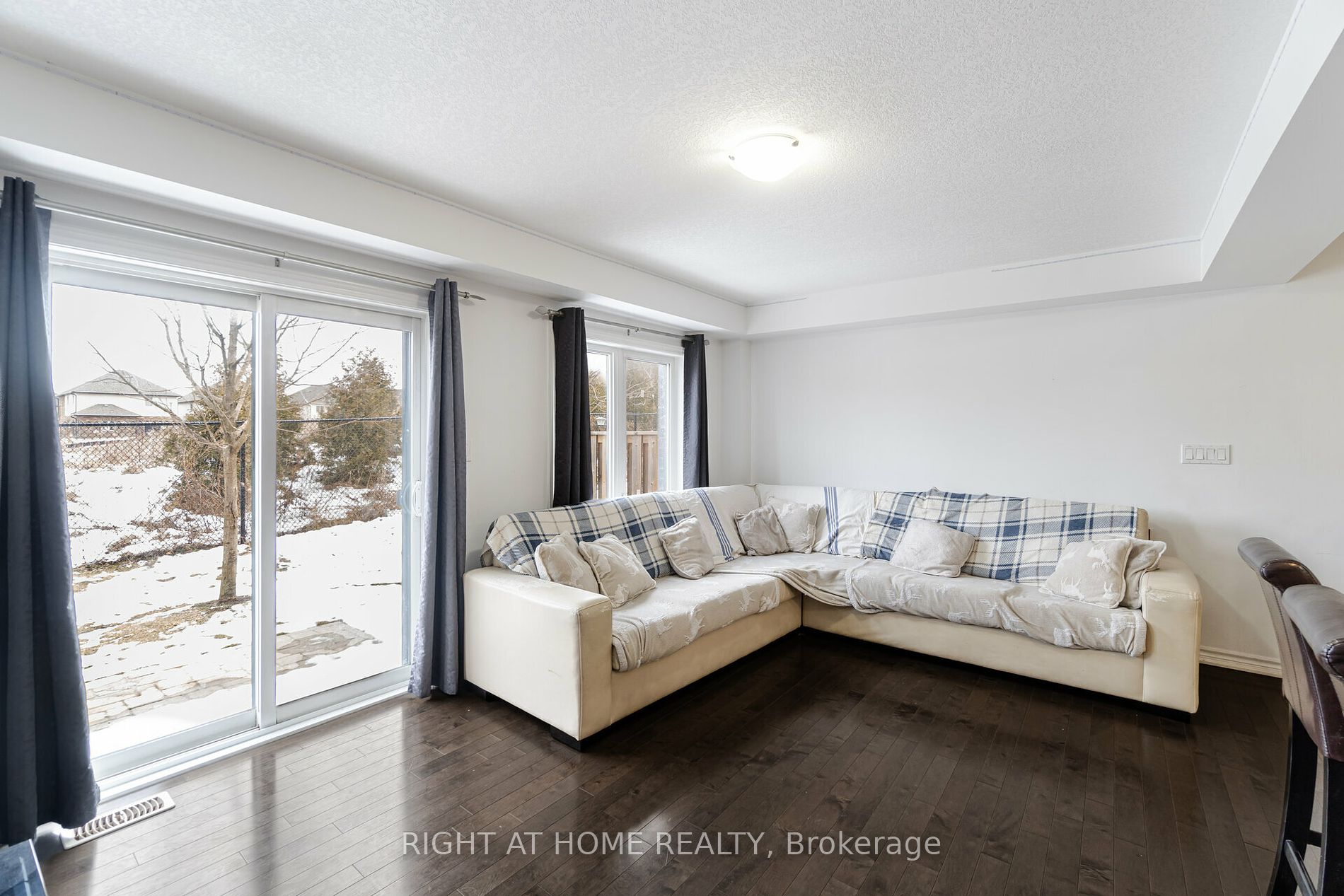 91 E Poppy Dr 50