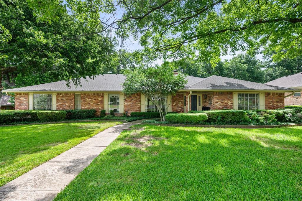 1101 Greenbriar Lane