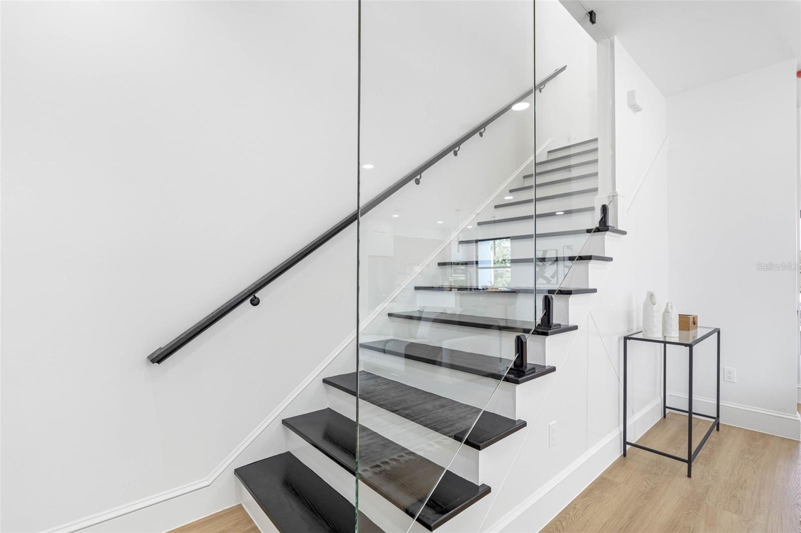 101 W Warren Avenue 2
