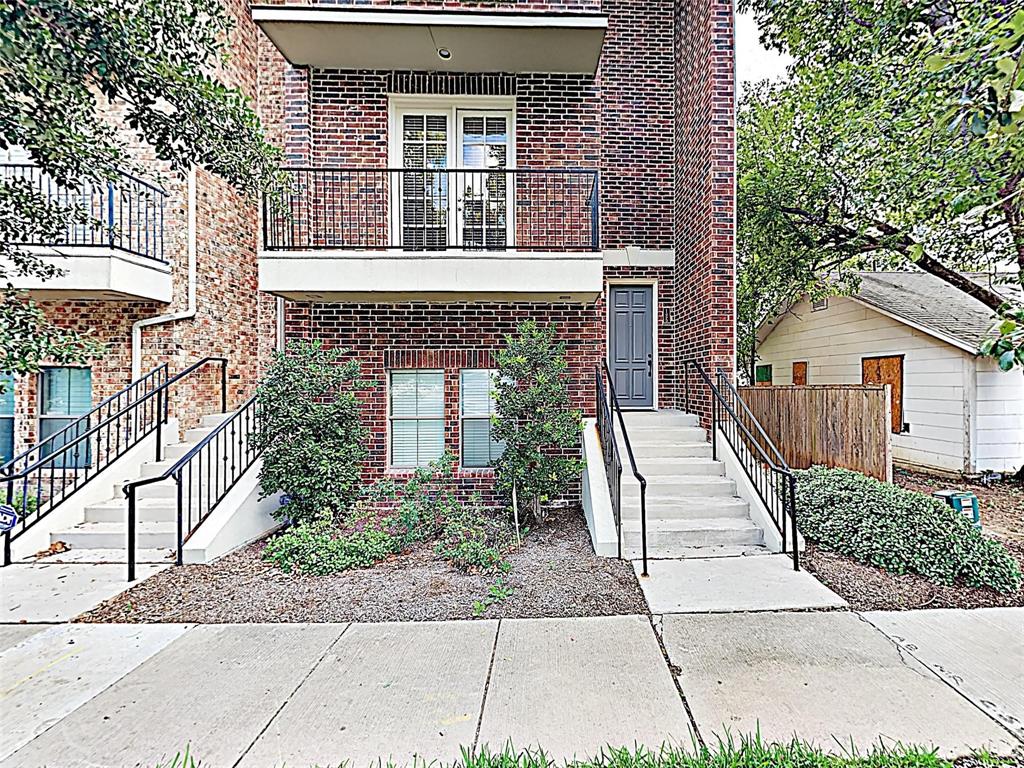 Experience exceptional living in this 3-bedroom, 3.5-bath corner-unit townhome, ideally located just steps from the Neeley School of Business at TCU. This spacious home offers an open-concept layout with hardwood floors, granite countertops, and stainless steel appliances. Enjoy cozy evenings by the gas fireplace in the generous living area. Each bedroom features an en-suite bath and walk-in closet, providing comfort and privacy for all. The attached 2-car garage adds convenience, and water, trash, and HOA fees are included. Don’t miss your chance to live in one of Fort Worth’s most sought-after locations—perfect for students, professionals, or anyone looking to be near the heart of TCU. FAQs and online application available.