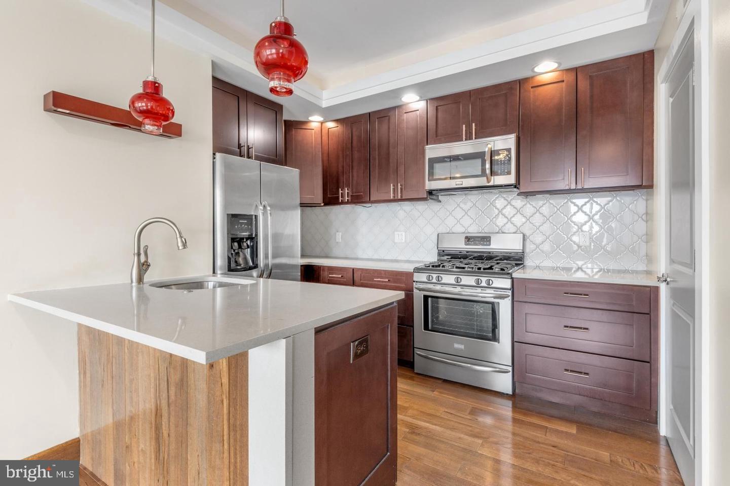 1241 Buttonwood Street 4C