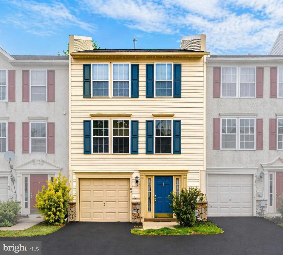 990 Fernhill Road 105