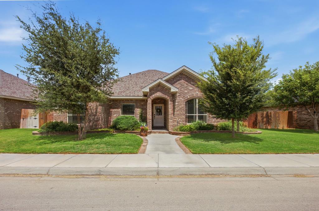 EXCEPTIONAL MARK PAYNE BUILD 4 BEDROOM, 2 BATH, 2 CAR GARAGE HOME IN HERITAGE OAKS! THIS BEAUTIFULLY MAINTAINED HOME FEATURES A BRIGHT WHITE KITCHEN WITH A LARGE ISLAND OPEN TO THE DINING AREA, PERFECT FOR ENTERTAINING. THE INVITING LIVING ROOM OFFERS A COZY FIREPLACE & ABUNDANT NATURAL LIGHT. THE SEQUESTERED PRIMARY SUITE FEATURES DUAL SINKS, A SEPARATE SOAKING TUB & A SPACIOUS LAYOUT. THE ADDITIONAL BEDROOMS ARE PERFECT FOR FAMILY, GUESTS OR A HOME OFFICE. ENJOY THE LARGE BACKYARD WITH A COVERED PATIO, IDEAL FOR RELAXING OR ENTERTAINING. MOVE-IN READY & A MUST SEE!