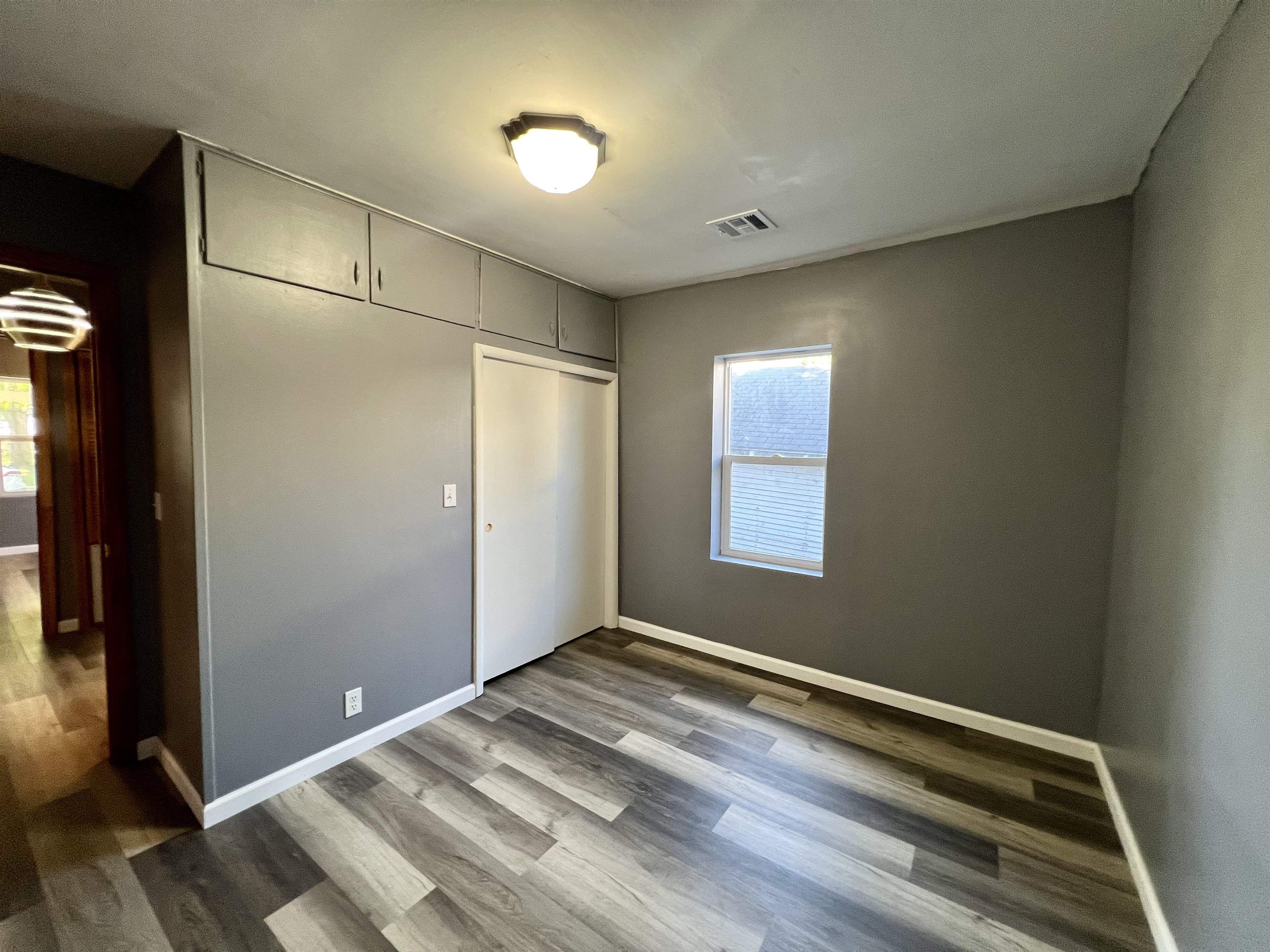 210 E Quincy