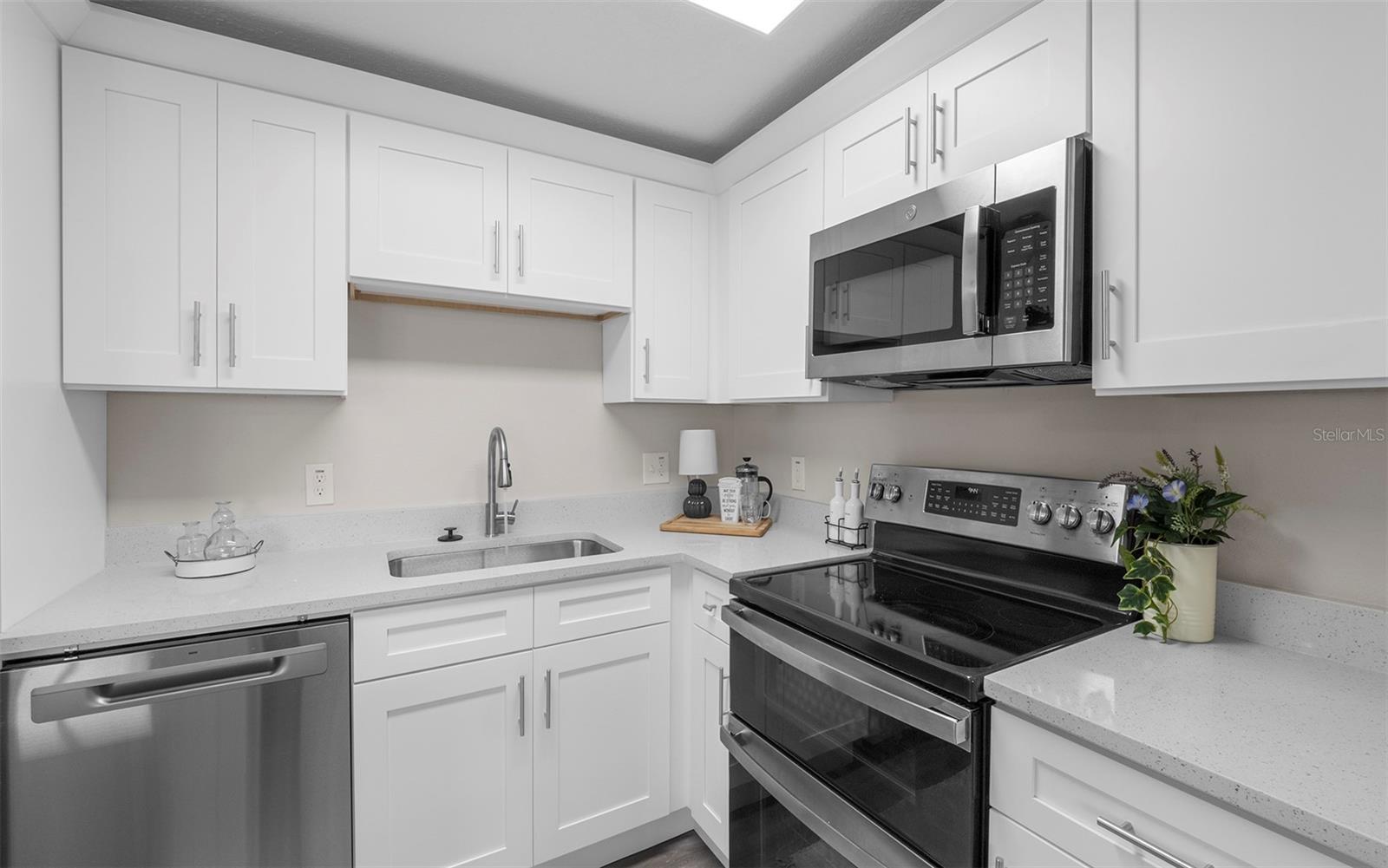 3601 E Giddens Avenue