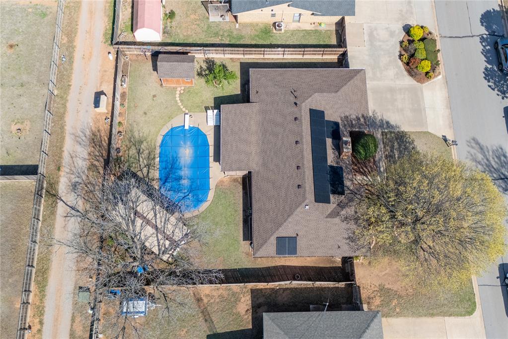 1421 E Quail