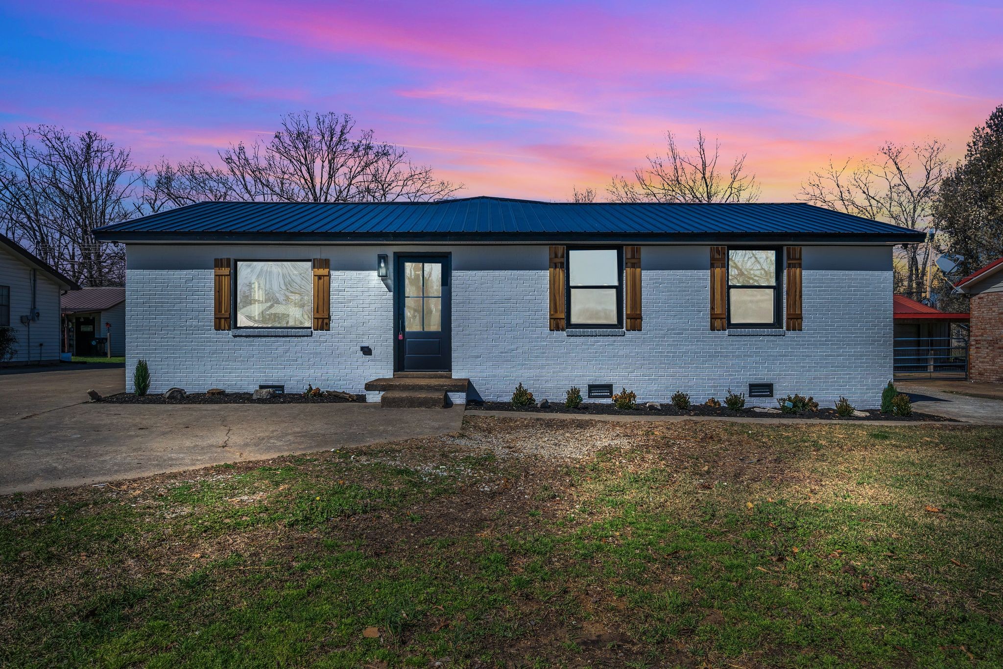 435 Carman Ave