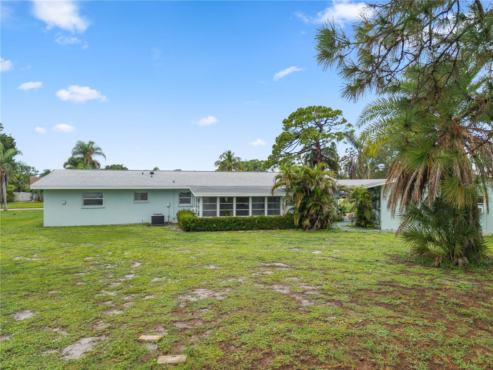 1225 Casabella Drive